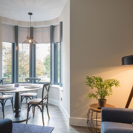 Park Lane Aparthotel By Urban Space Cardiff Bagian luar foto