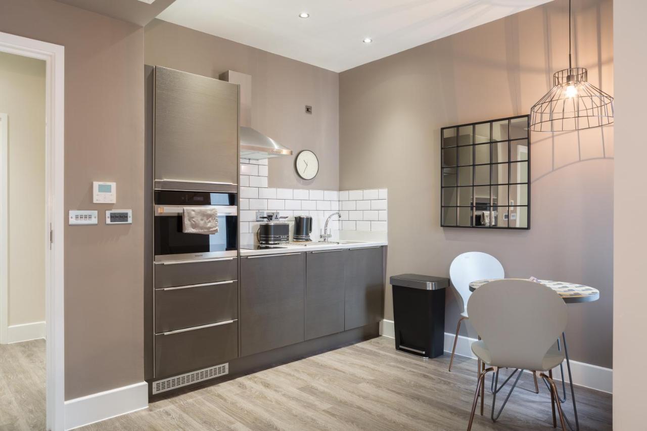 Park Lane Aparthotel By Urban Space Cardiff Bagian luar foto