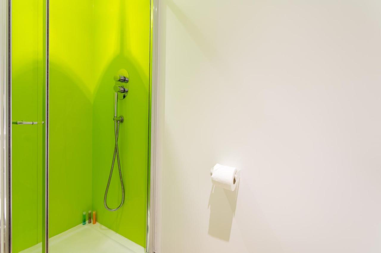 Park Lane Aparthotel By Urban Space Cardiff Bagian luar foto