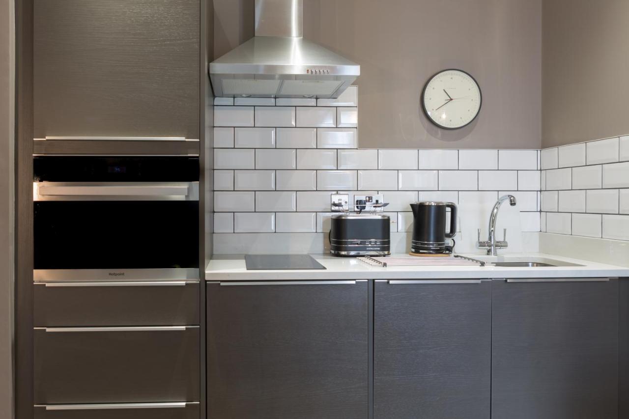 Park Lane Aparthotel By Urban Space Cardiff Bagian luar foto