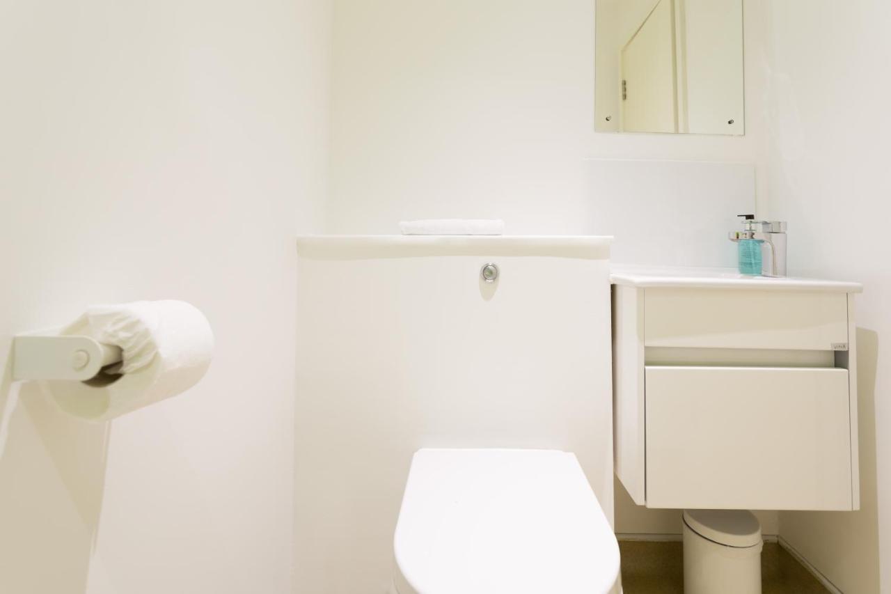 Park Lane Aparthotel By Urban Space Cardiff Bagian luar foto