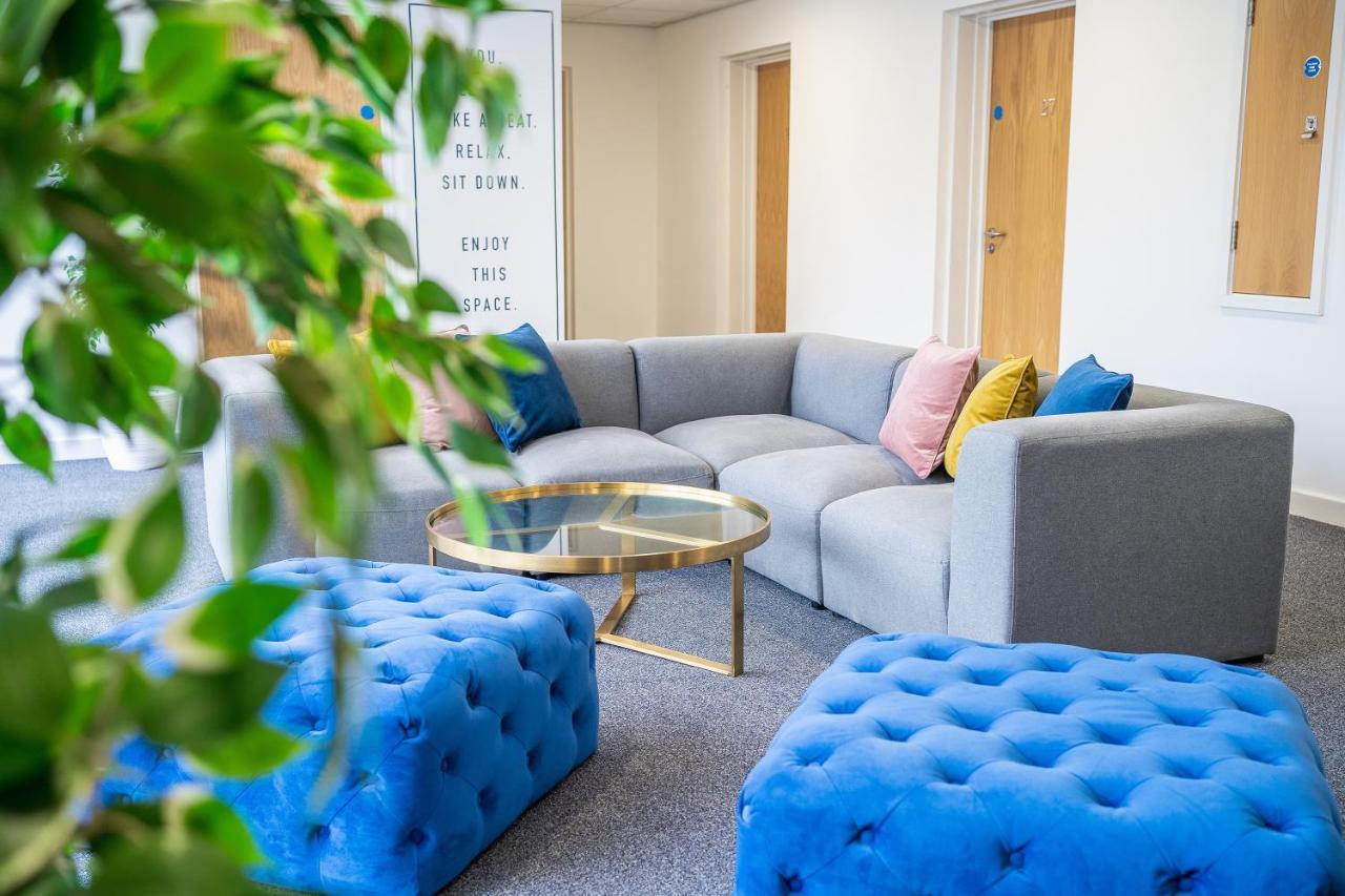 Park Lane Aparthotel By Urban Space Cardiff Bagian luar foto